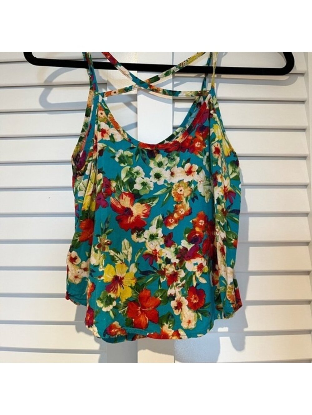Floral Crop Top - Picture 2 of 3